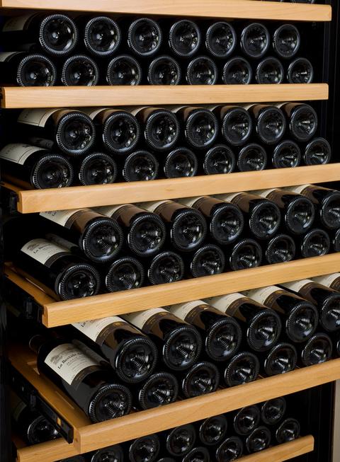 Allavino 32" Wide Vite II Tru-Vino 305 Bottle Single Zone Black Right Hinge Wine Refrigerator Allavino